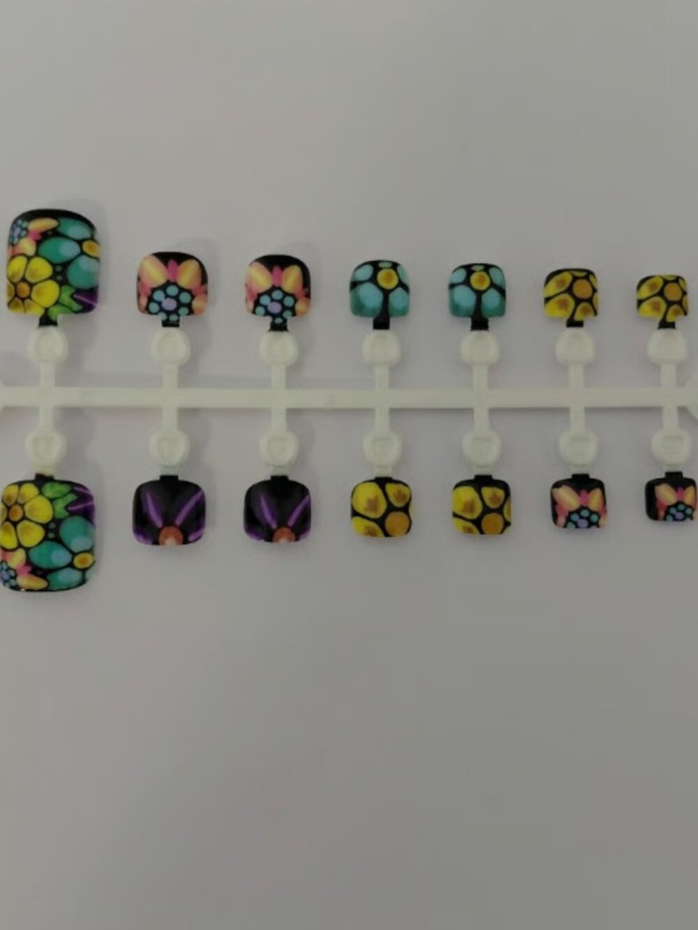 Colorful Abstract Pattern Press-On Toenail Tips